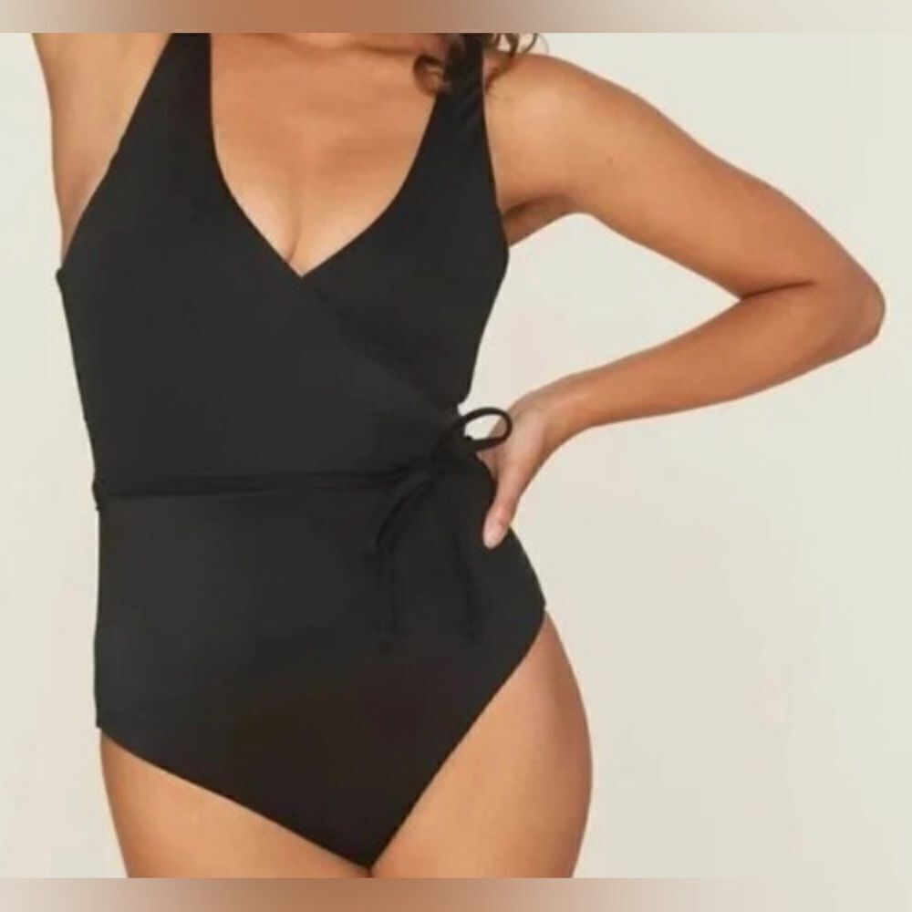 Andie Swim The Belmar One piece swimsuit size Medium Black NEW - Picture 1 of 10